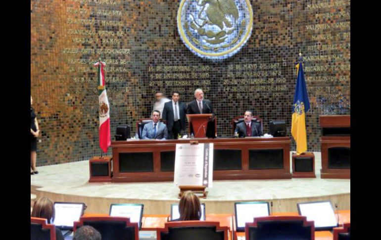 El Secretario estuvo en el Congreso, donde se conmemoró el aniversario de la Constitución mexicana. TWITTER / @RobertoLopezJal