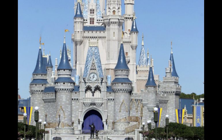 Los representantes de salud señalaron que los visitantes de Disneylandia están seguros si tienen la vacuna contra el sarampión. AP / ARCHIVO