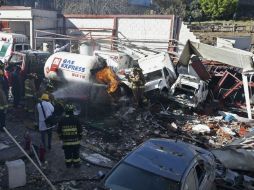 El jefe de gobierno informa que aún se visualiza fuego en el Hospital Materno Infantil. AP / STR