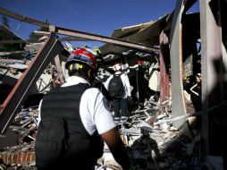 Las labores de rescate en el hospital comenzaron apenas se recibieron las señales de emergencia. SUN / F. Ramírez