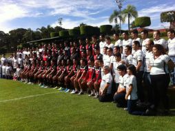 Los aficionados obtuvieron el derecho a aparecer en la fotografía al comprar un jersey commemorativo. TWITTER / @atlasfc