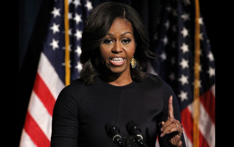 La primera dama Michelle Obama respalda el llamado que se hace a productores de cine y televisión. AP / J. Martin