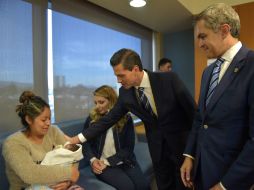 El Presidente llegó ayer al Hospital ABC de Santa Fe, donde se concentró la mayor parte de los heridos por la explosión. NTX / ARCHIVO