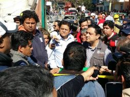 Como medida de precaución, se evacúa a algunos vecinos de la zona por un par de horas. TWITTER / @americozuniga