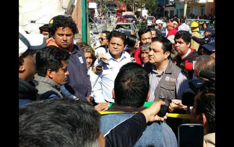 Como medida de precaución, se evacúa a algunos vecinos de la zona por un par de horas. TWITTER / @americozuniga