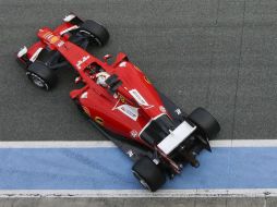 Sebastian Vettel está empezando muy bien con su nuevo equipo. EFE / R. Ríos