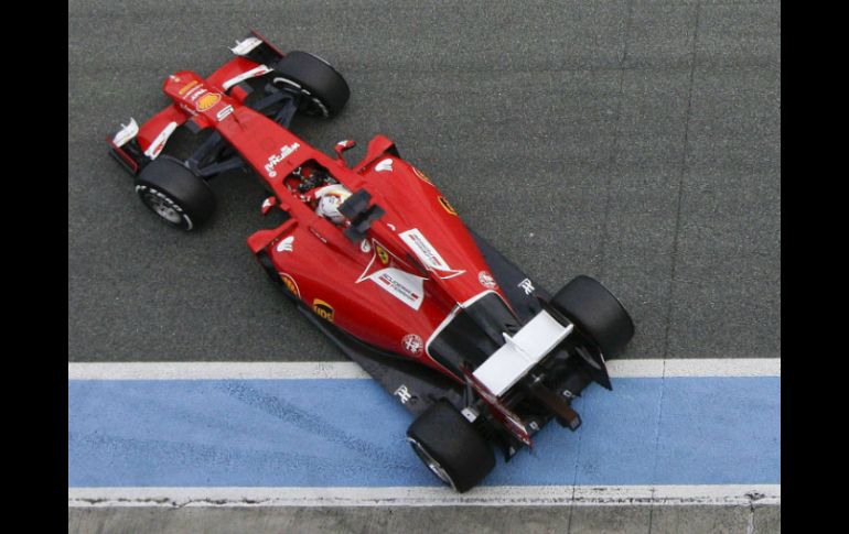 Sebastian Vettel está empezando muy bien con su nuevo equipo. EFE / R. Ríos