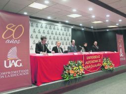 Funcionarios de la Universidad Autónoma de Guadalajara y el Gobierno del Estado dieron detalles sobre los festejos. EL INFORMADOR / E. Barrera