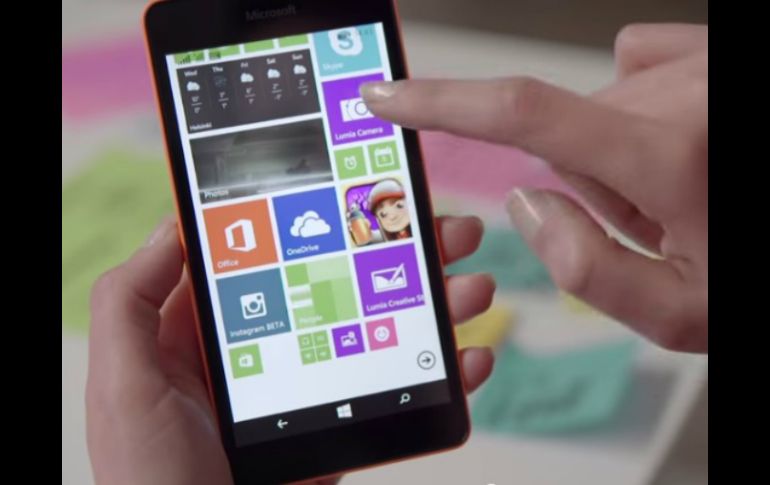 Incluye el sistema más reciente de Windows Phone, la versión 8.1 bautizada como Lumia Denim. YOUTUBE / Microsoft Lumia