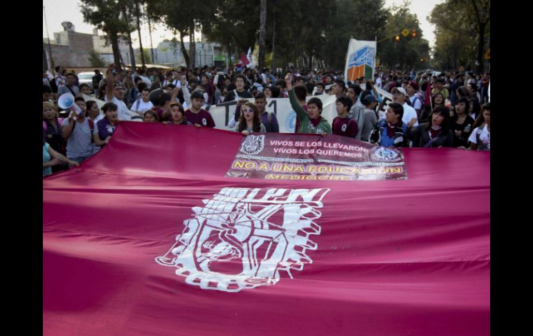 Los estudiantes exigen a Fernández participar en dicha reunión. SUN / ARCHIVO