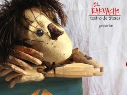 Durante la obra se intercambian roles entre actores y marionetas. FACEBOOK / tlakuache.teatrodetiteres