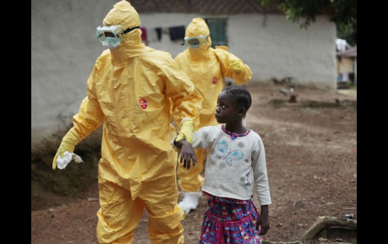 Hasta ahora, el virus ha contagiado a 22 mil 500 personas en Liberia, Sierra Leona y Guinea. AP / ARCHIVO