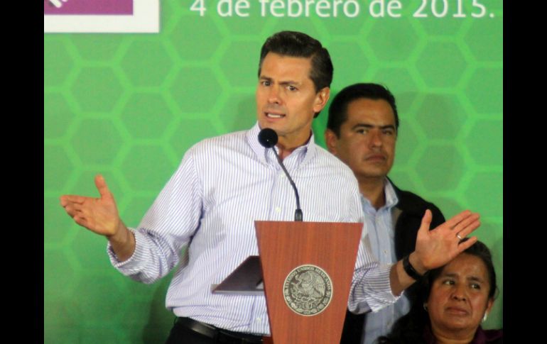 La opinión pública también le apuntó al Presidente Peña que no podía ser él quien pusiera al encargado. NTX / ARCHIVO