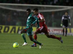 Los estilos ofensivos de Jaguares y Xolos forjaron un partido intenso en la cancha del Víctor Manuel Reyna. NTX / R. De Jesús