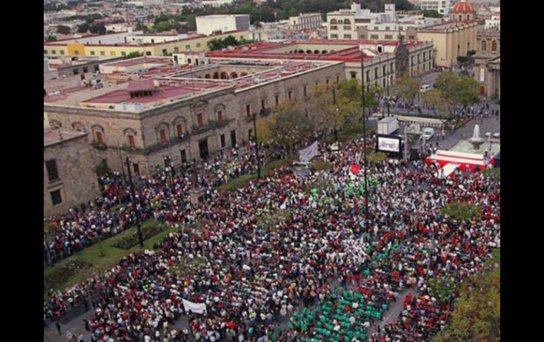 Se dijo que los choferes llevaron bajo presión a las personas a este evento. FACEBOOK / Ricardo Villanueva