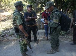 Elementos de la Gendarmería continúan buscando al resto de las personas que fueron secuestradas. SUN / J. Ríos