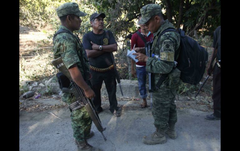 Elementos de la Gendarmería continúan buscando al resto de las personas que fueron secuestradas. SUN / J. Ríos