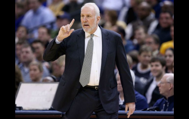 El entrenador de los Spurs se convirtió en el noveno coach que logra llegar a la marca de los tres ceros en victorias. AFP / A. Lyons