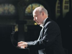 'Russian Recital', compuesto por cuatro piezas de compositores rusos, será presentado por el pianista mexicano este 10 de febrero. ESPECIAL / T. Rosenberg