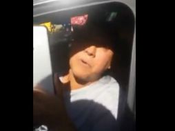 La mujer que aparece discutiendo con un policía en un video difundido en redes sociales. YOUTUBE / MrEldiablo8