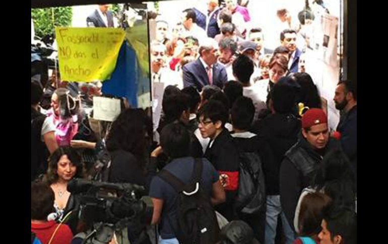 Los estudiantes plantean además demandas de sus escuelas y estado de instalaciones. SUN / M. León