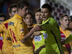 El acto ocurrió el pasado viernes en el partido entre Monarcas y Águilas en Morelos que terminó 2-2. MEXSPORT / ARCHIVO