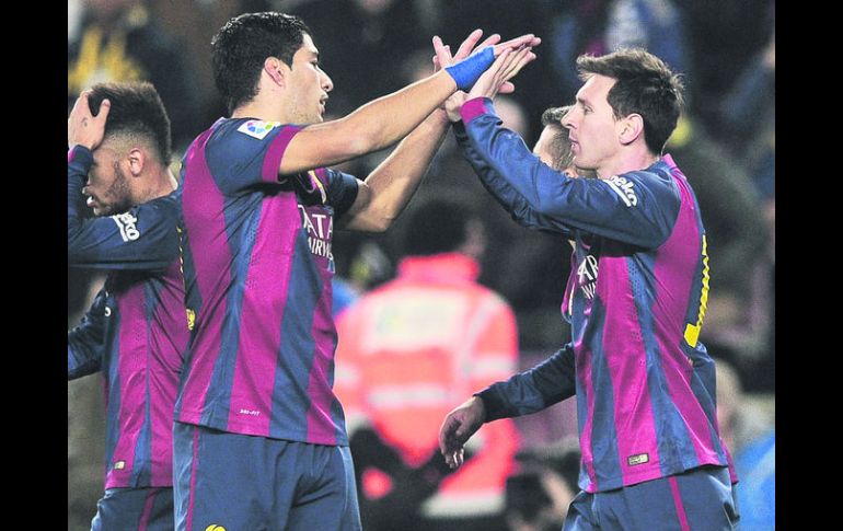 Tridente de lujo. Neymar (izq.), Luis Suárez (centro) y Lionel Messi (der.) encabezan el poderoso ataque del Barcelona. AFP / J. Lago