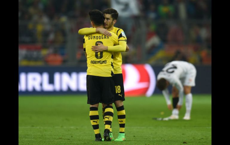 La recuperación en la tabla del Borussia Dortmund coincide con la vuelta del contención Ilkay Gündogan (6). AFP / P. Stollarz