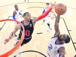 Oeste.Russell Westbrook (izquierda), Jugador Más Valioso del partido. EFE /  J. Szenes