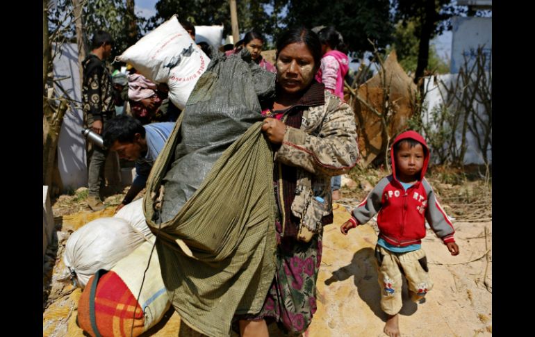 Los enfrentamientos con rebeldes obligan a miles de civiles a huir de la región de Kokang. EFE / L. Bo Bo