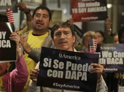 Activistas se manifiestan a favor de los programas migratorios DACA y DAPA en Houston, Texas, a pesar de la suspensión. AP / M.Phillip