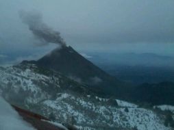 La semana pasada se efectuó un vuelo sobre el coloso, observándose que la cima del domo de lava se ha destruido parcialmente. TWITTER / @PCJalisco