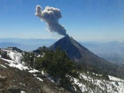 Protección Civil reporta esta mañana dos grandes exhalaciones en el Volcán de Colima. TWITTER / @PCJalisco