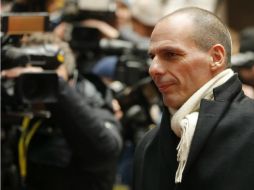 El ministro griego de Finanzas, Yanis Varufakis, espera que al final de la reunión se produzca la 'fumata blanca' para un acuerdo. EFE / O. Hoslet