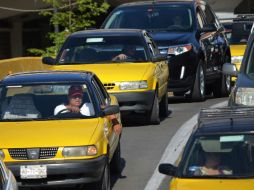 Taxistas tendrían que inscribirse en el Registro Estatal del Transporte Público, sin embargo la convocatoria se pospuso. EL INFORMADOR / ARCHIVO