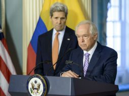 En la conferencia, Aronson no dice si planea presentarse en las negociaciones de paz que adelantan en La Habana. AFP / B. Smialowski