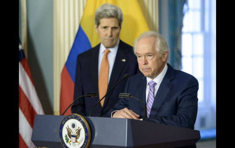 En la conferencia, Aronson no dice si planea presentarse en las negociaciones de paz que adelantan en La Habana. AFP / B. Smialowski