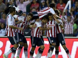 Chivas venció a La Máquina del Cruz Azul 2-1 en el estadio Azul. AFP / A. Estrella