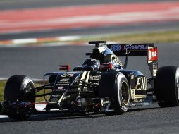 Romain Grosjean confirmó el dominio de Lotus en las pruebas de Barcelona. AFP / Q. García