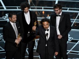 Iñárritu ganó como mejor director y por mejor guión original junto con Nicolás Giacobone, Alexander Dinelaris, Jr. y Armando Bo. AP / J. Shearer