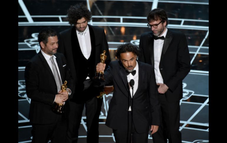 Iñárritu ganó como mejor director y por mejor guión original junto con Nicolás Giacobone, Alexander Dinelaris, Jr. y Armando Bo. AP / J. Shearer