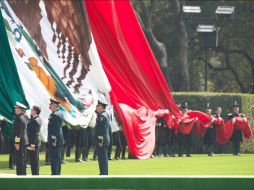 Enrique Peña Nieto convoca a celebrar ''este (Día de la Bandera) y todos los días, el orgullo de ser mexicanos''. TWITTER / @EPN