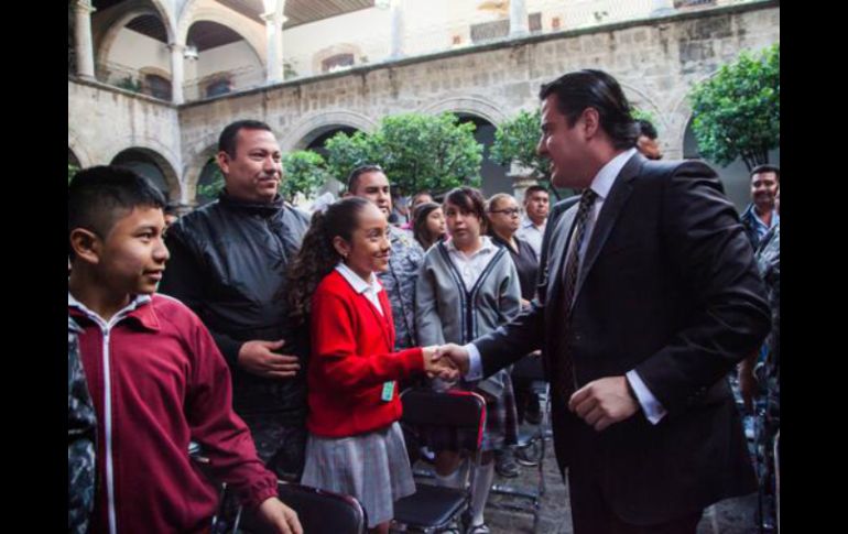 El gobernador destacó las bondades de apoyar a los nuevos mexicanos. TWITTER / @AristotelesSD