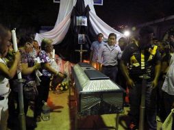 Funeral de Claudio Castillo Peña, maestro jubilado de 65 años, quien murió durante el reciente desalojo de maestros. AFP / STR