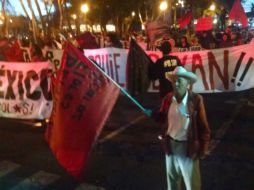 La manifestación es por cumplir cinco meses de la desaparición forzada de los estudiantes normalistas. EL INFORMADOR / F. Atilano