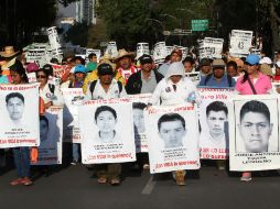 La protesta estuvo encabezada por los padres de los estudiantes desaparecidos. EFE / A. Cruz