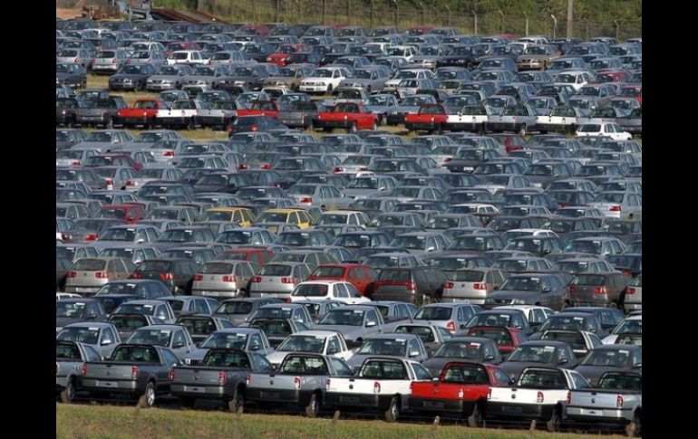 Brasil limitó la entrada de autos producidos en México como medida de protección a su industria. EFE / Archivo