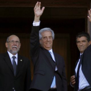 Tabaré Vázquez asume presidencia de Uruguay