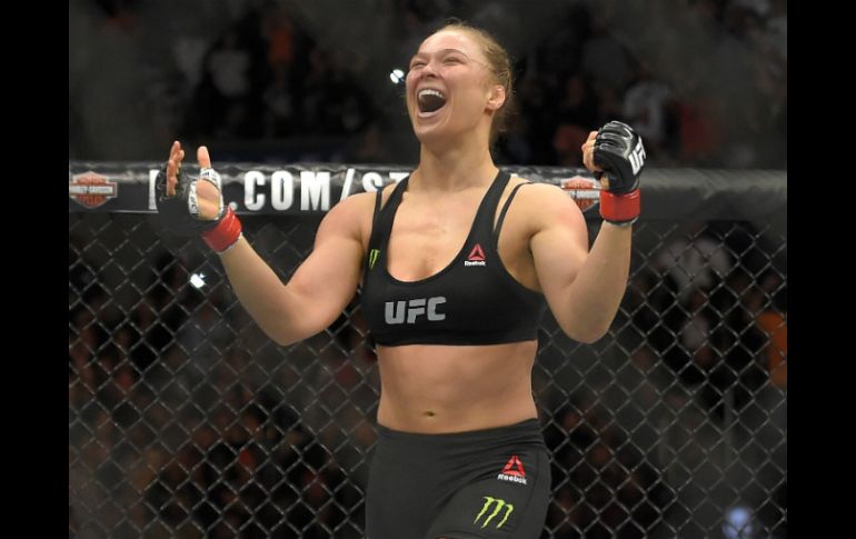 Rousey logró la sumisión de su oponente con un candado al brazo. AP / ARCHIVO