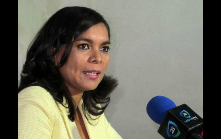 Beatriz Mojica Morga registró en el IEPC de Guerrero su candidatura a la gubernatura por el PRD y el PT. NTX / ARCHIVO